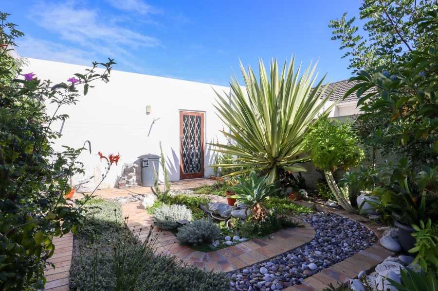 3 Bedroom Property for Sale in Sunningdale Western Cape